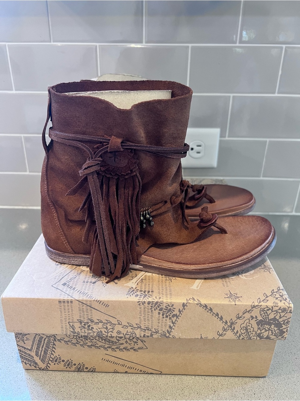 Free People Brown Suede Fringe Ankle Booties Averra Sandal Sz 37 Never Worn - Picture 8 of 13
